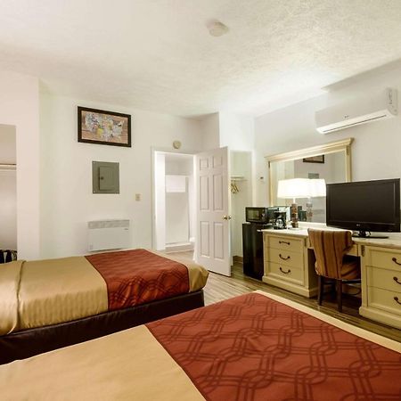 Econo Lodge Inn & Suites Lake Harmony - Pocono Mountains Area White Haven Exterior foto